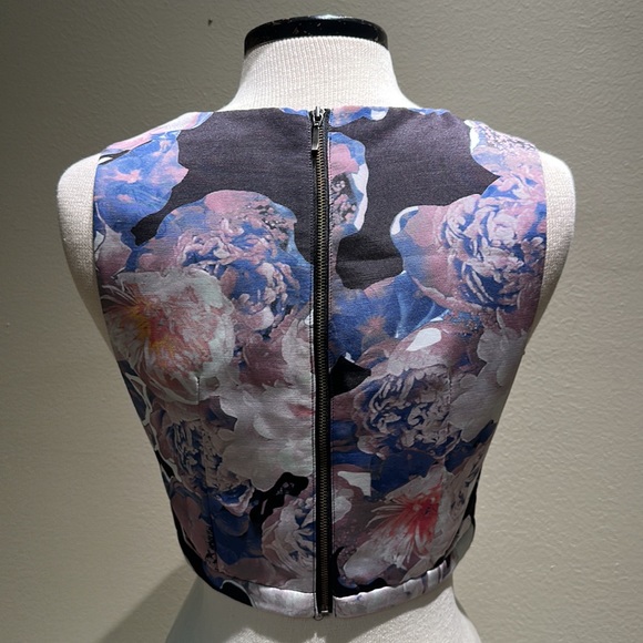 Finders Keepers Path of Rhythm Sleeveless Crop Top - Picture 4 of 5